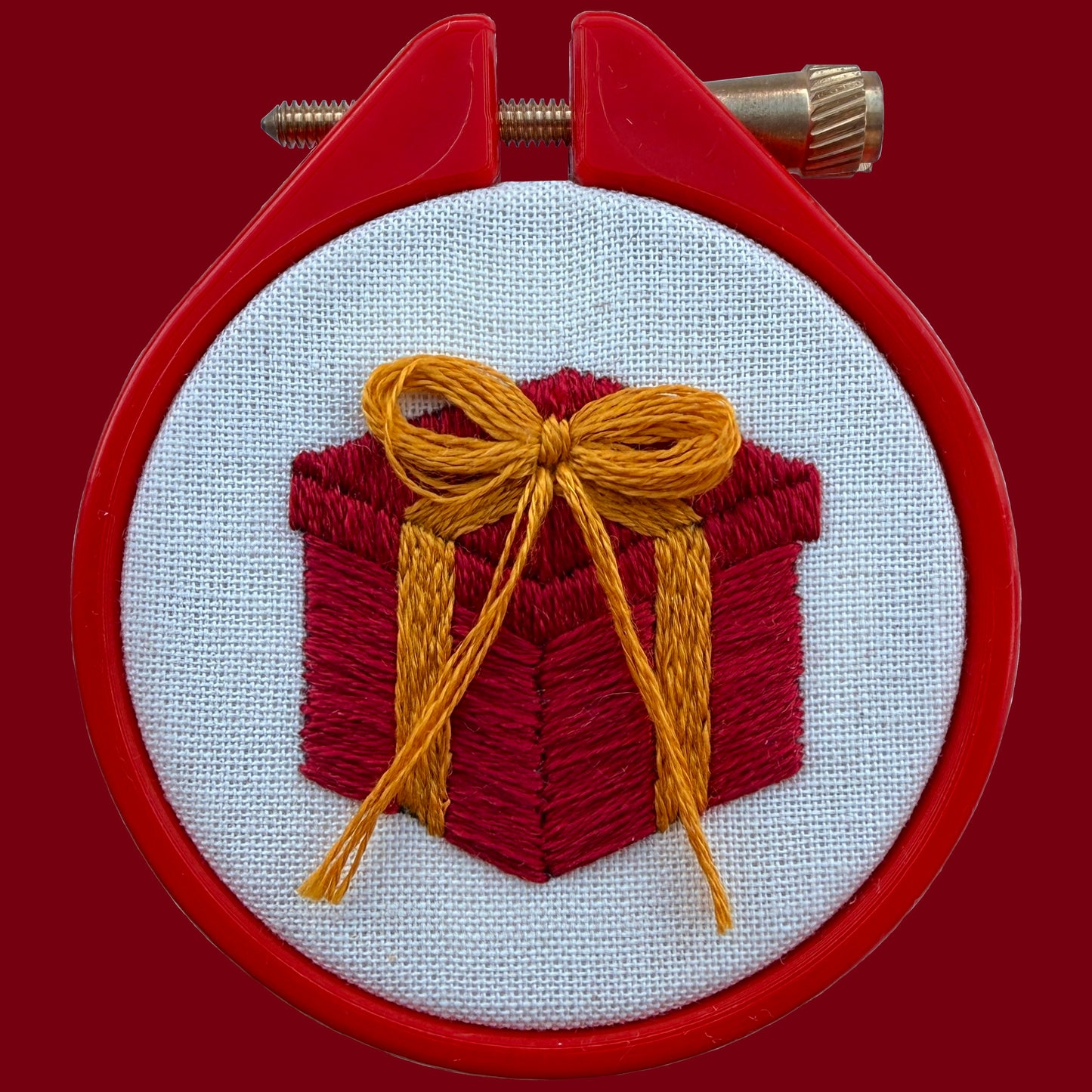Present Tiny Embroidery Kit